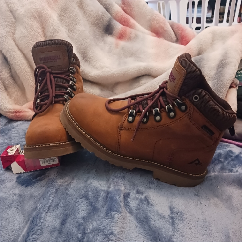 Women's ridgecut leather work boots size 7.5